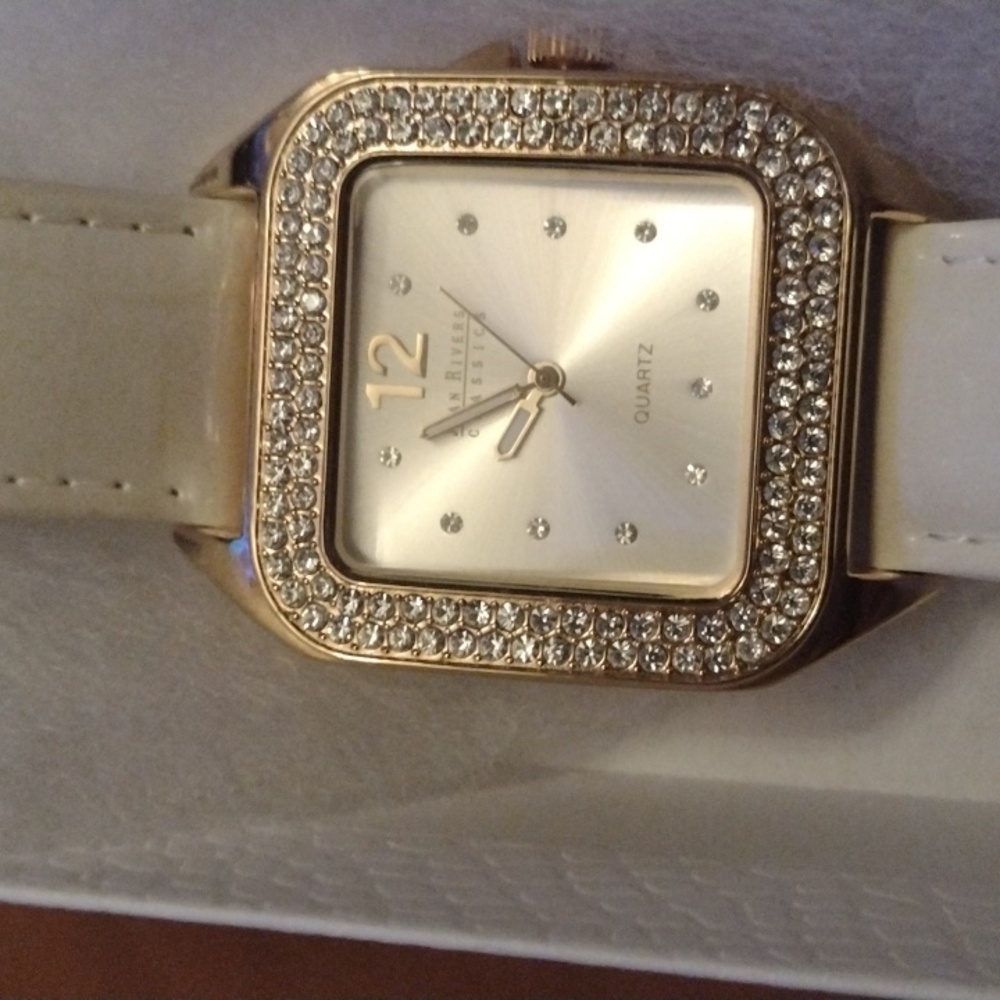 Joan Rivers Watch - Picture 4 of 4